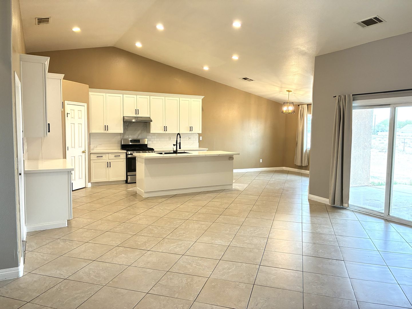 16280 Sultana St - Hesperia - California - 4 bed, 2 bath rental property