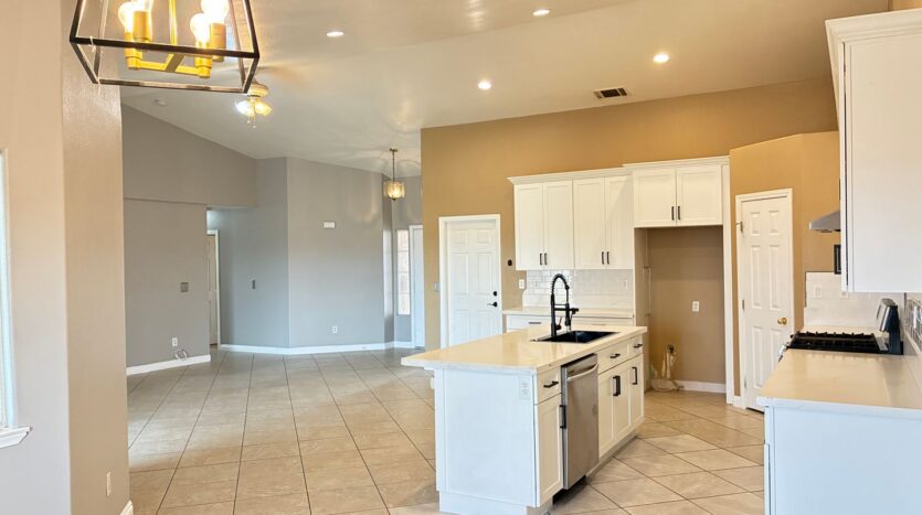 16280 Sultana St - Hesperia - California - 4 bed, 2 bath rental property