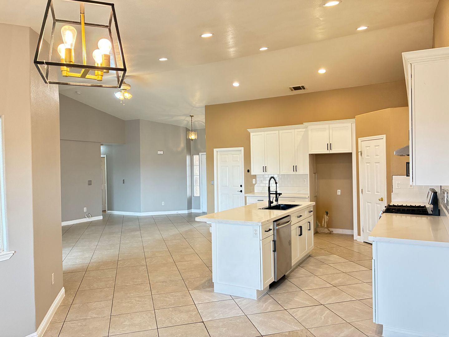 16280 Sultana St - Hesperia - California - 4 bed, 2 bath rental property