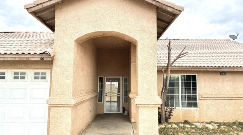 16280 Sultana St - Hesperia - California - 4 bed, 2 bath rental property