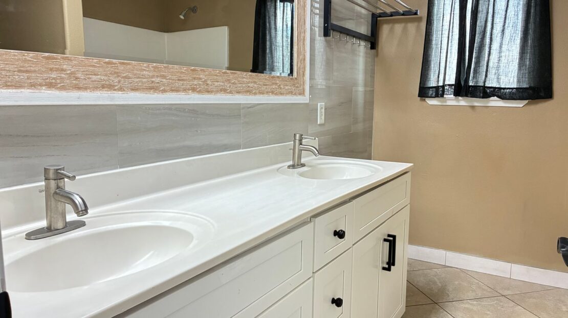 16280 Sultana St - Hesperia - California - 4 bed, 2 bath rental property