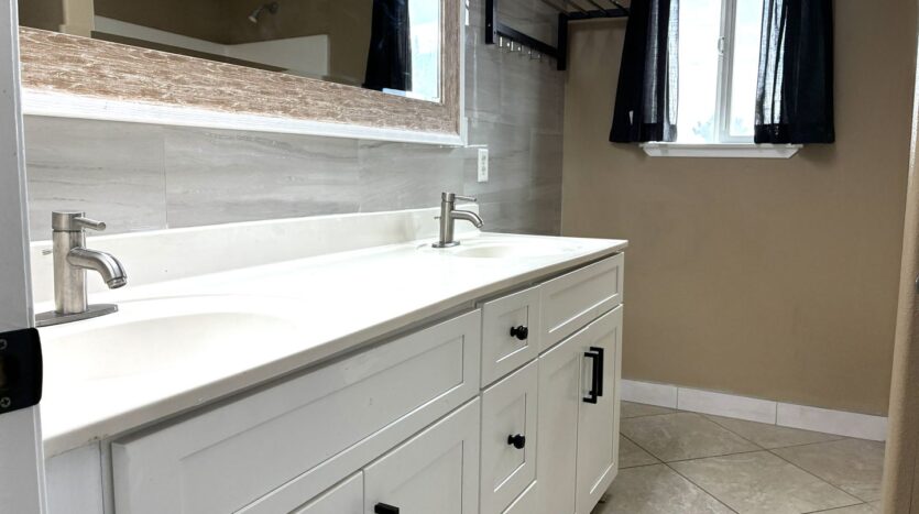 16280 Sultana St - Hesperia - California - 4 bed, 2 bath rental property