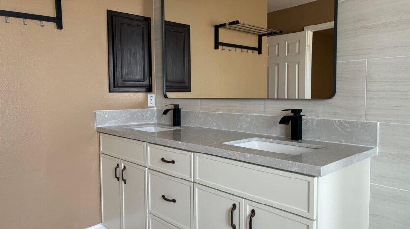 16280 Sultana St - Hesperia - California - 4 bed, 2 bath rental property