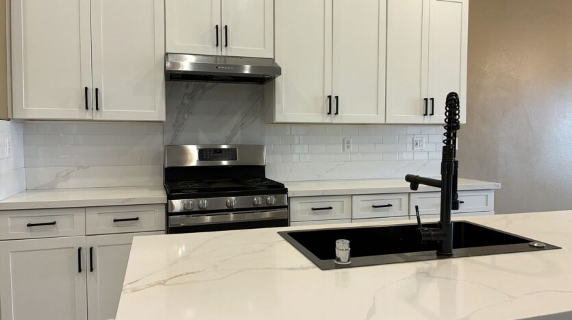 16280 Sultana St - Hesperia - California - 4 bed, 2 bath rental property