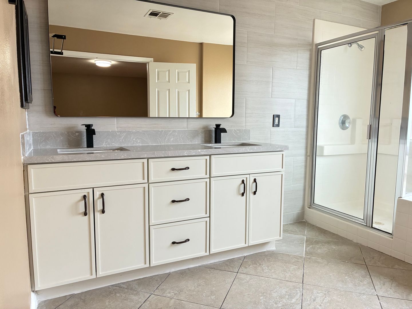 16280 Sultana St - Hesperia - California - 4 bed, 2 bath rental property