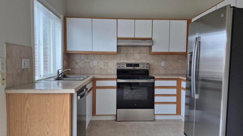 16771 NE Halsey St. - Portland - Oregon - 3 bed, 2.5 bath rental property