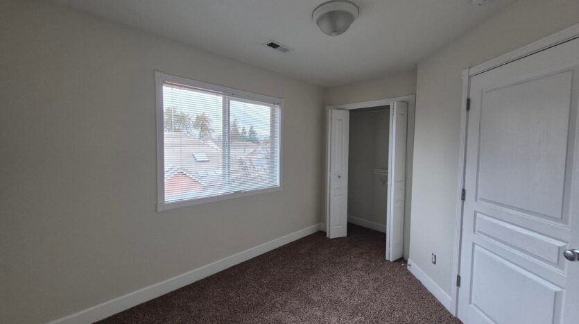 16771 NE Halsey St. - Portland - Oregon - 3 bed, 2.5 bath rental property