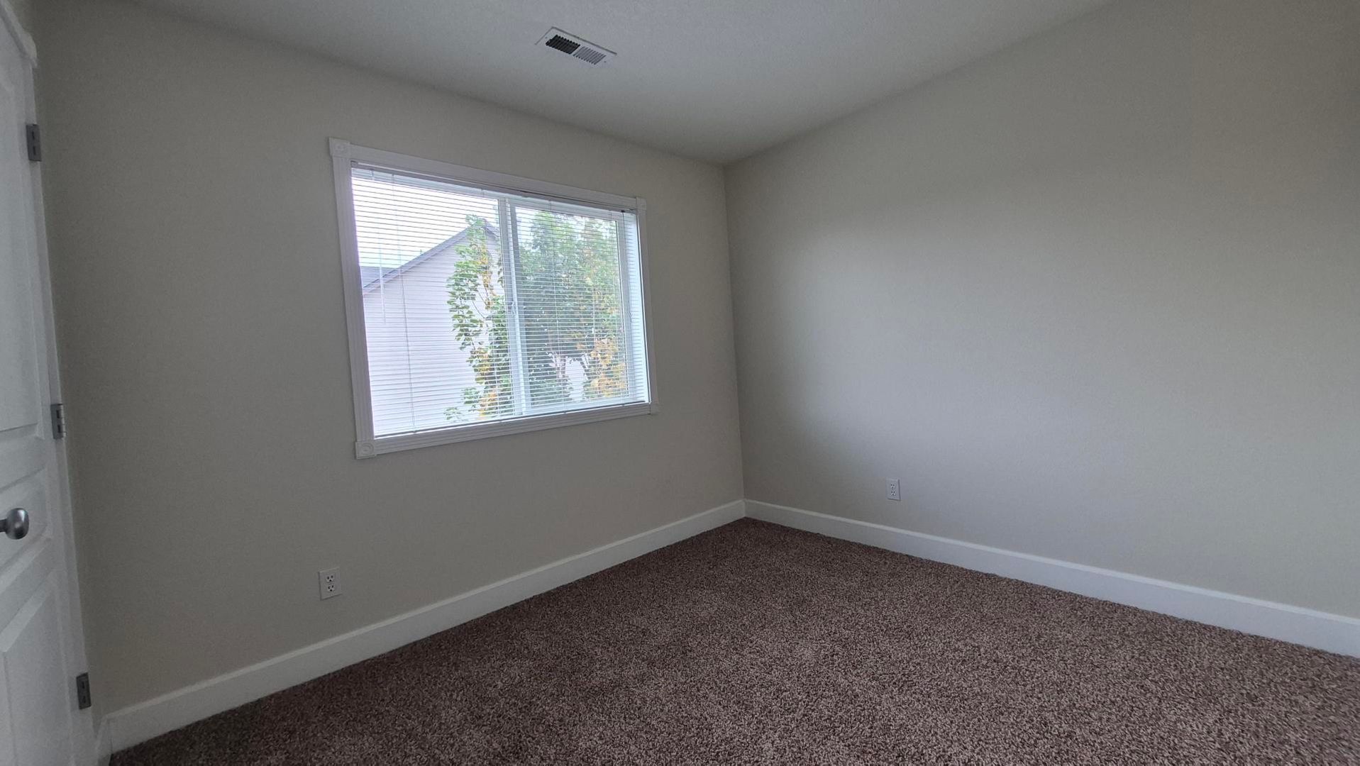 16771 NE Halsey St. - Portland - Oregon - 3 bed, 2.5 bath rental property