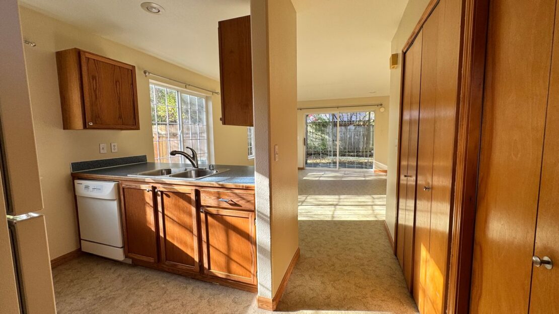 1808 E Sunset Dr #102 - Bellingham - Washington - 2 bed, 1 bath rental property