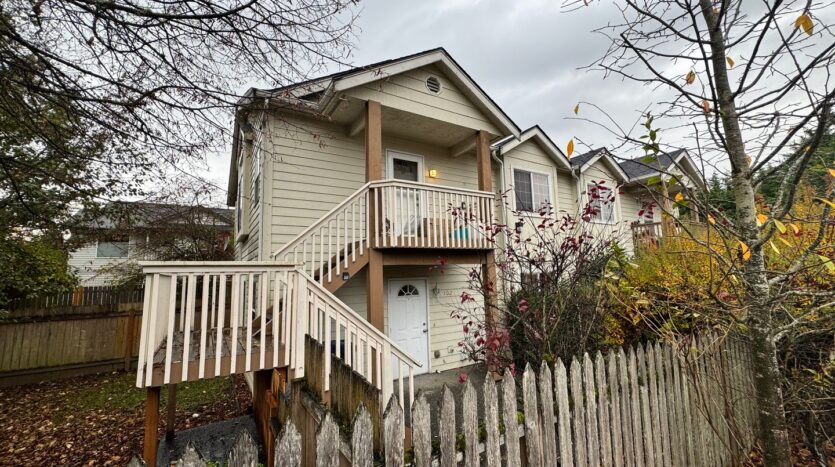 1808 E Sunset Dr #102 - Bellingham - Washington - 2 bed, 1 bath rental property