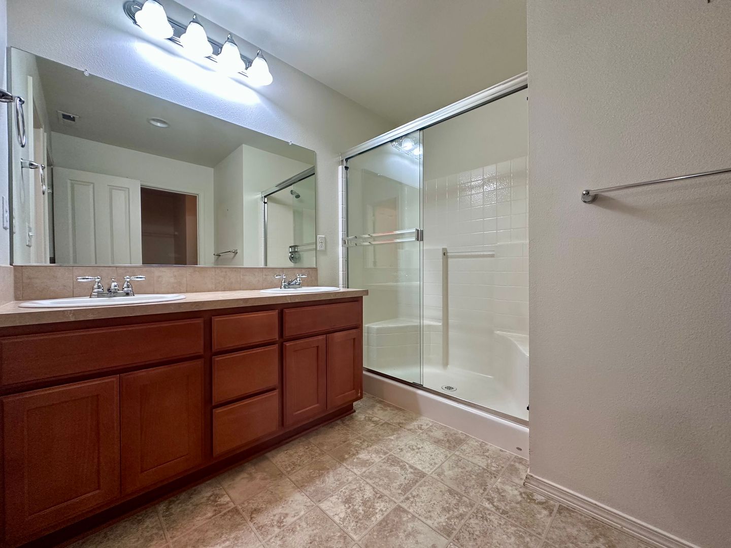 18885 Rose Rd.  - Oregon City - Oregon - 5 bed, 3 bath rental property