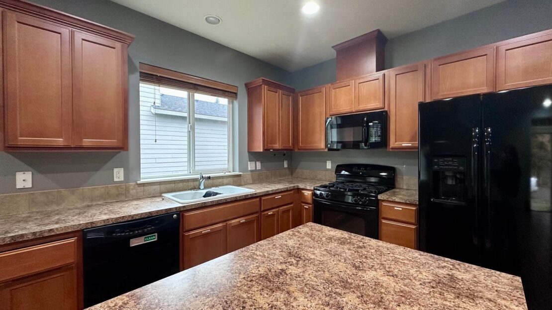 18885 Rose Rd.  - Oregon City - Oregon - 5 bed, 3 bath rental property