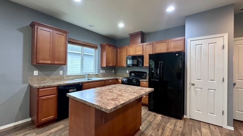 18885 Rose Rd.  - Oregon City - Oregon - 5 bed, 3 bath rental property