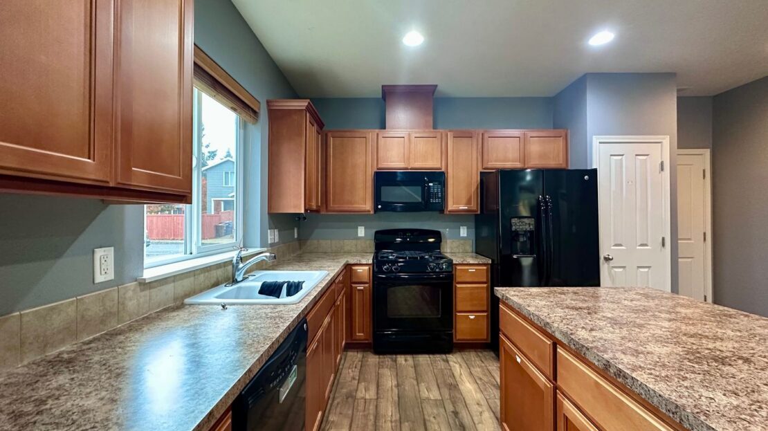 18885 Rose Rd.  - Oregon City - Oregon - 5 bed, 3 bath rental property