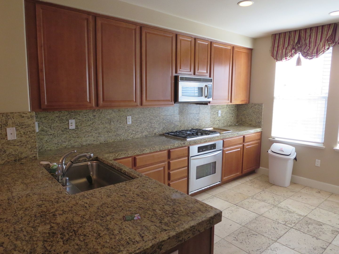 190 Alvarez Comm - Milpitas - California - 3 bed, 3 bath rental property