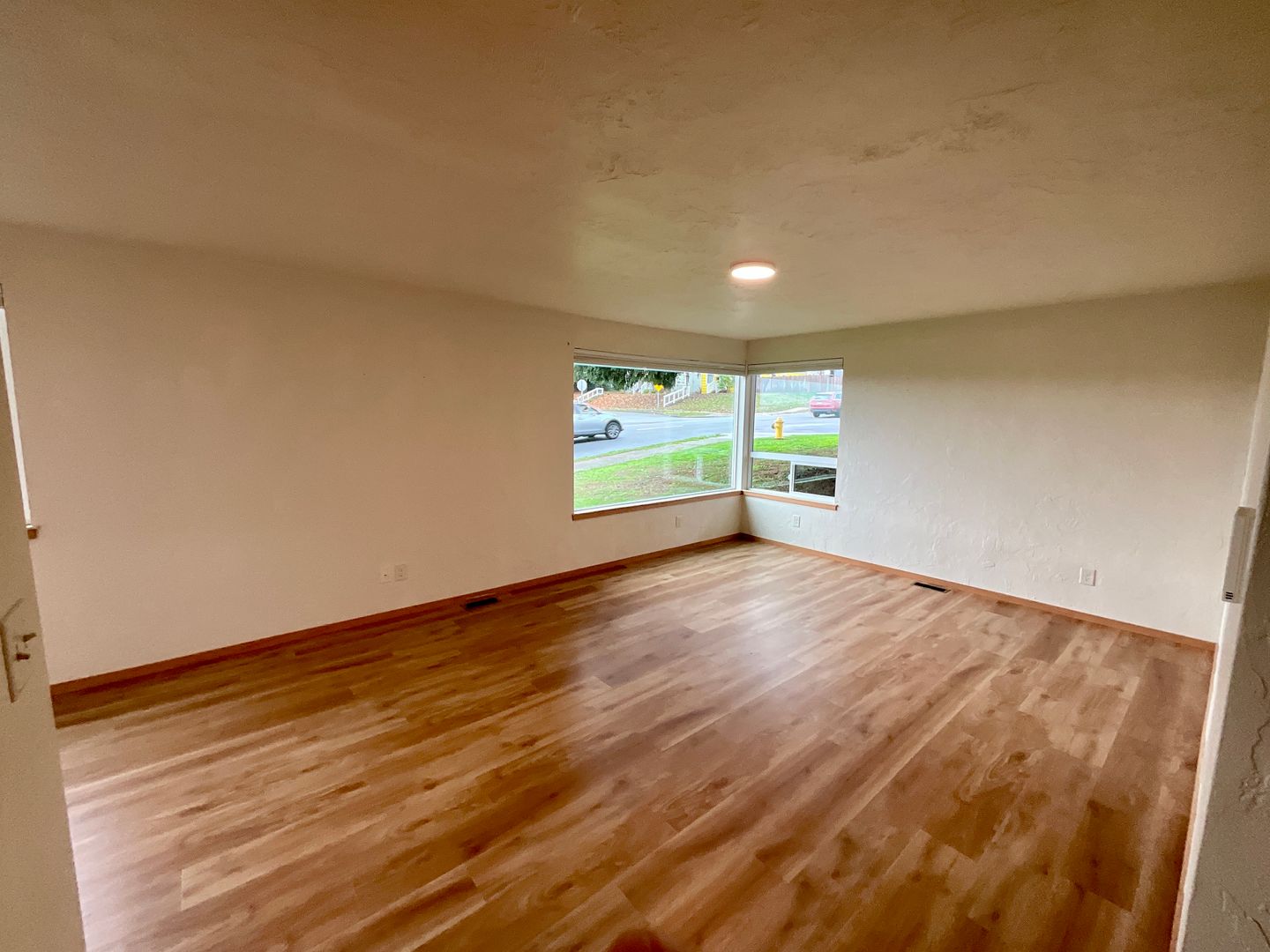 1907 37th St - Everett - Washington - 1 bed, 1 bath rental property