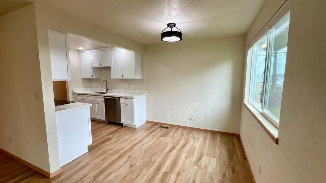 1907 37th St - Everett - Washington - 1 bed, 1 bath rental property