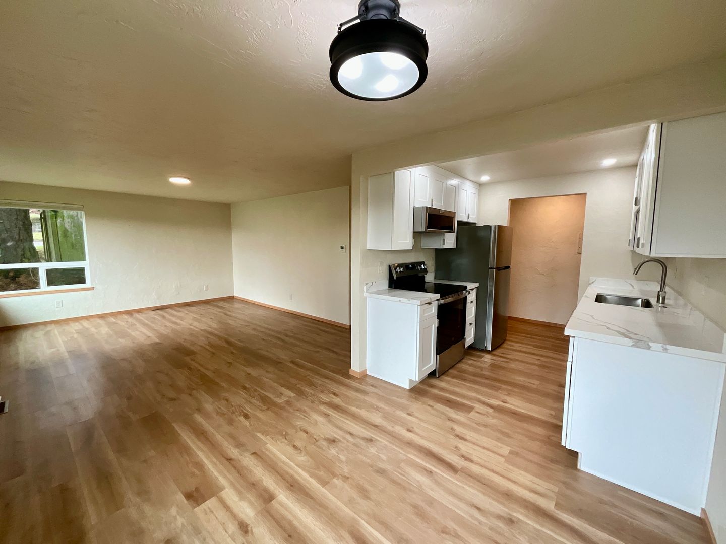 1907 37th St - Everett - Washington - 1 bed, 1 bath rental property