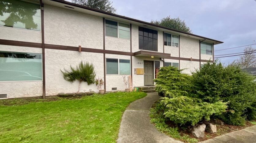 1907 37th St - Everett - Washington - 1 bed, 1 bath rental property
