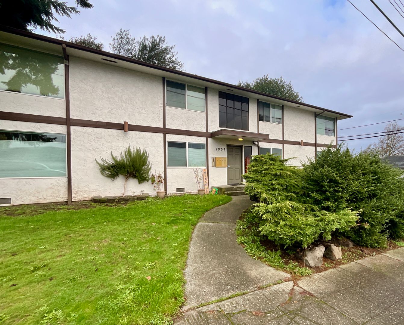 1907 37th St - Everett - Washington - 1 bed, 1 bath rental property