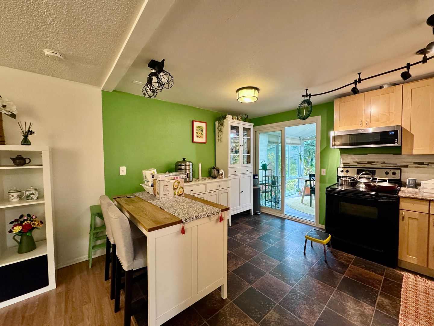 19422 141st Ave SE - Renton - Washington - 4 bed, 2 bath rental property