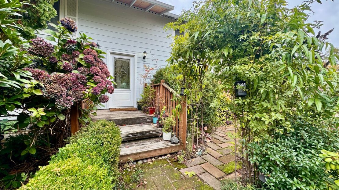 19422 141st Ave SE - Renton - Washington - 4 bed, 2 bath rental property