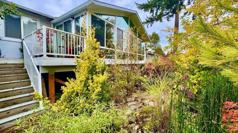 19422 141st Ave SE - Renton - Washington - 4 bed, 2 bath rental property