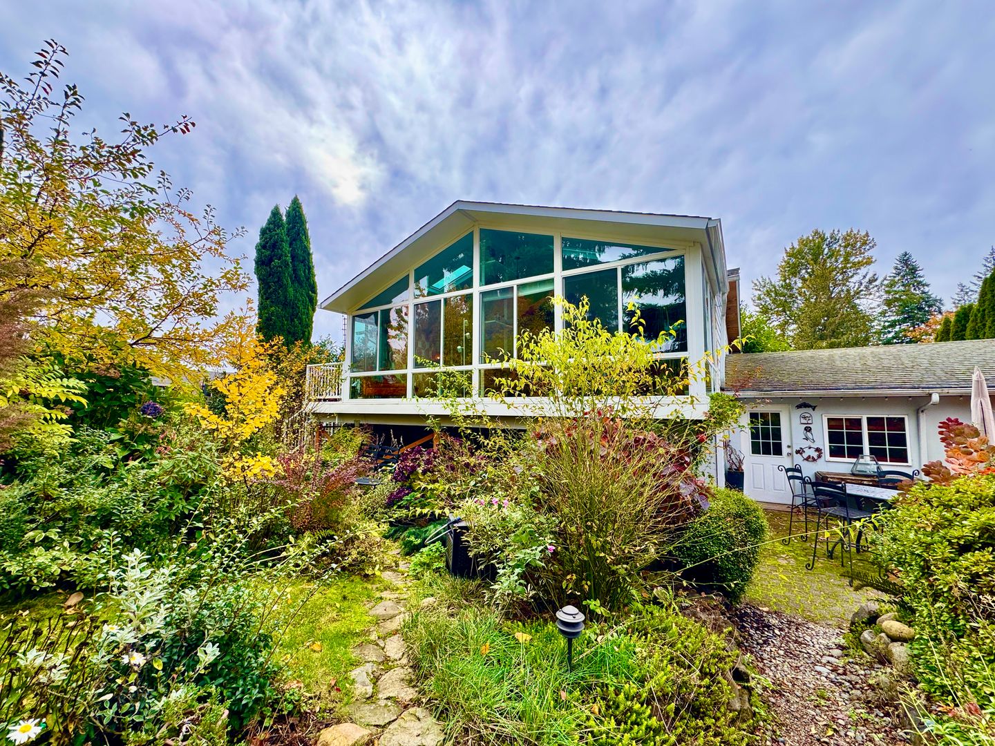 19422 141st Ave SE - Renton - Washington - 4 bed, 2 bath rental property