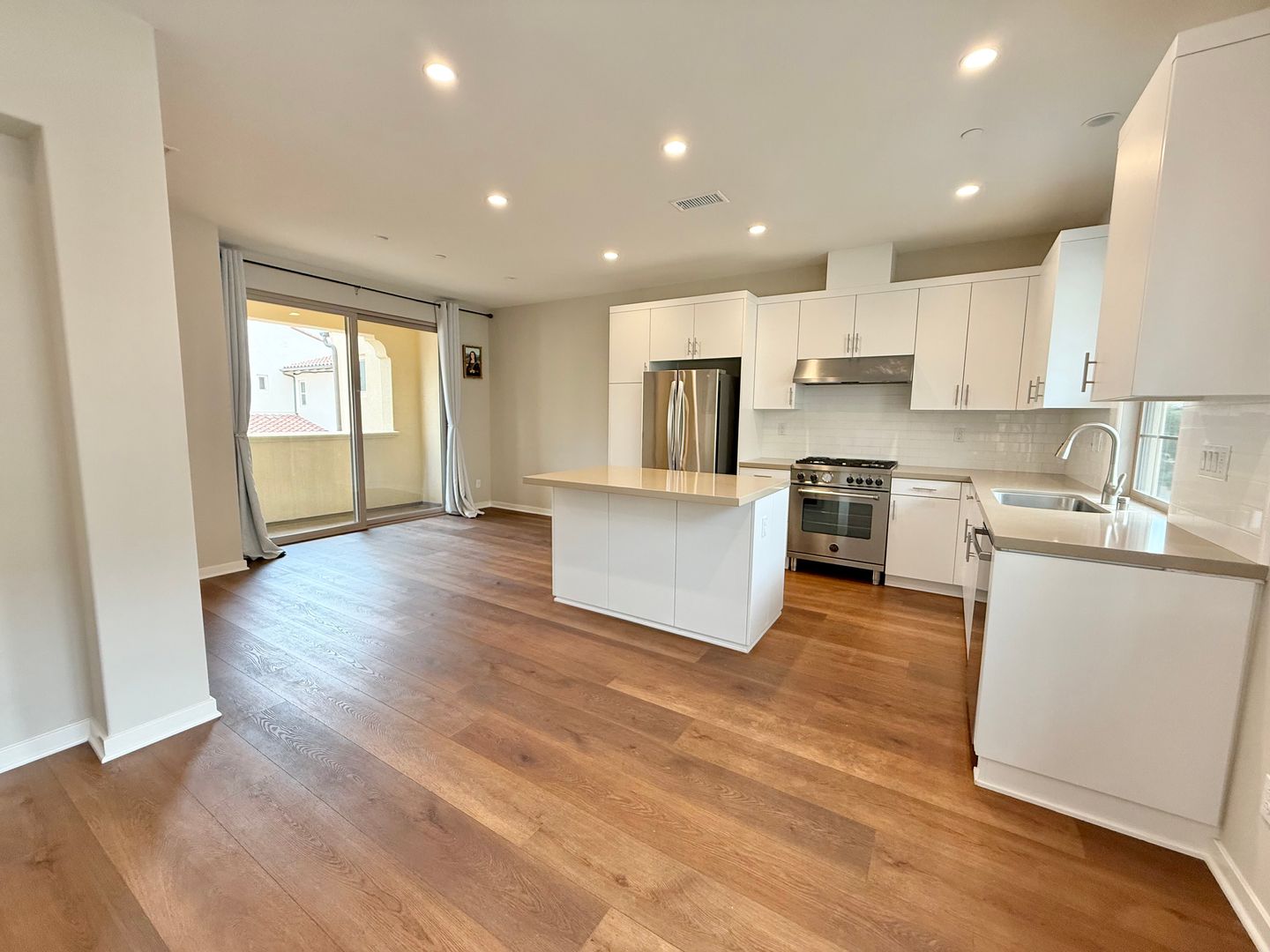 197 Elkhorn - Irvine - California - 3 bed, 3.5 bath rental property