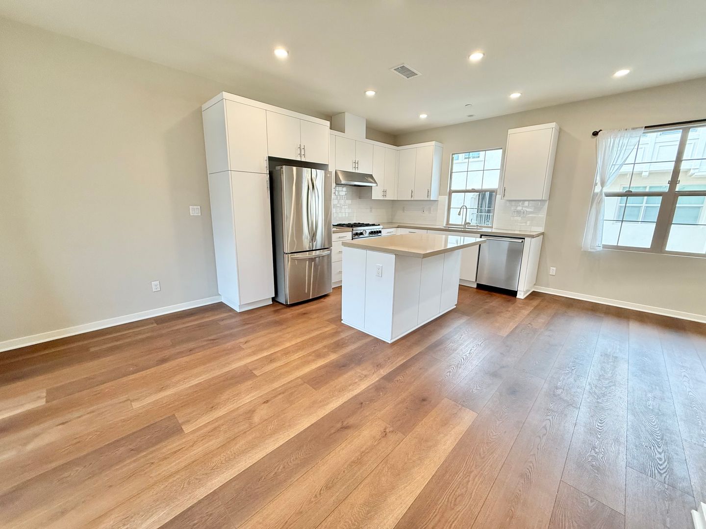 197 Elkhorn - Irvine - California - 3 bed, 3.5 bath rental property