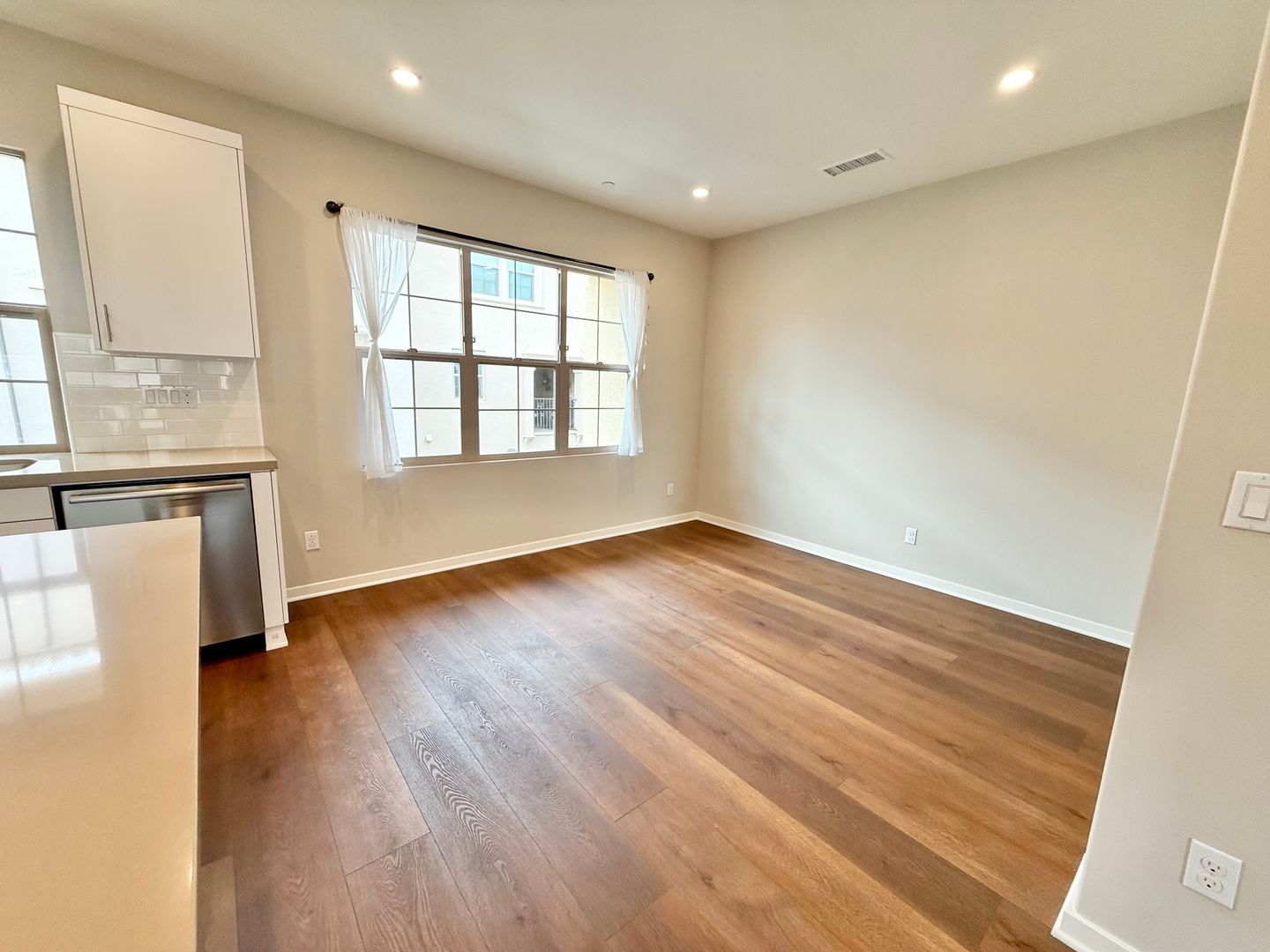 197 Elkhorn - Irvine - California - 3 bed, 3.5 bath rental property