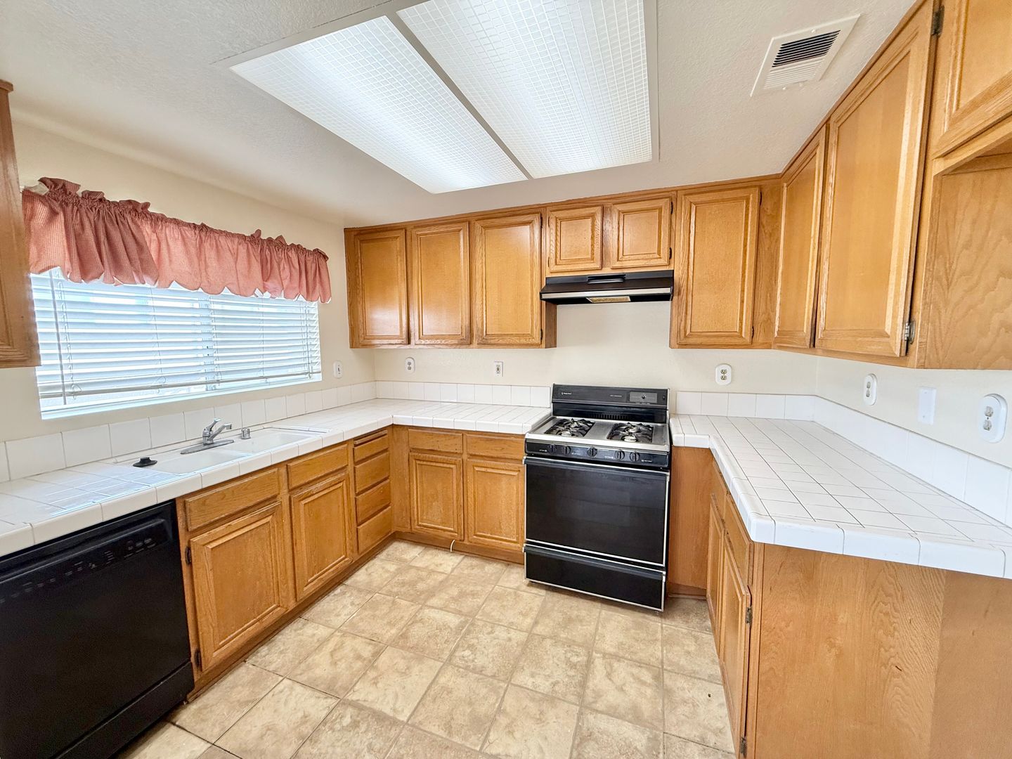 21155 Gladiolos Way - Lake Forest - California - 1 bed, 1 bath rental property