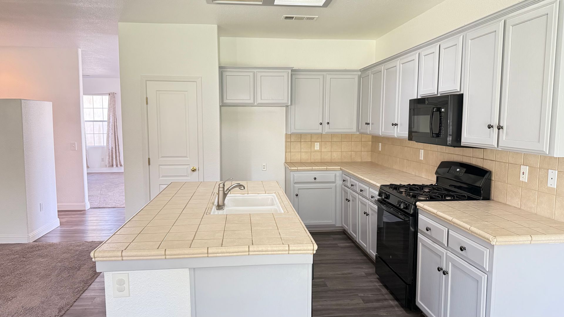 2324 N Peppertree St - Visalia - California - 3 bed, 2 bath rental property