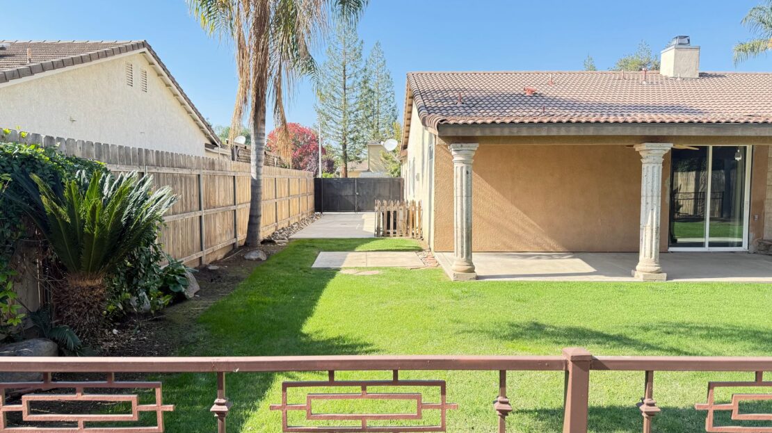 2324 N Peppertree St - Visalia - California - 3 bed, 2 bath rental property