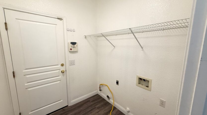 2324 N Peppertree St - Visalia - California - 3 bed, 2 bath rental property