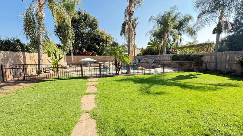 2324 N Peppertree St - Visalia - California - 3 bed, 2 bath rental property