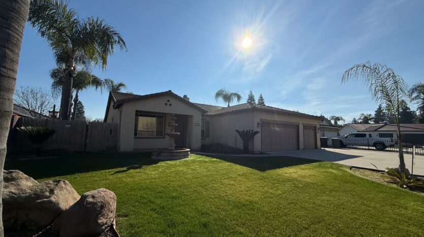 2324 N Peppertree St - Visalia - California - 3 bed, 2 bath rental property