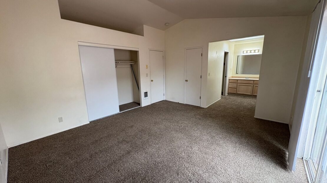 2950 Nikki Ct  Unit A - Bend - Oregon - 3 bed, 2.5 bath rental property