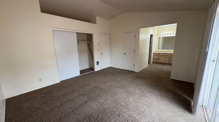 2950 Nikki Ct  Unit A - Bend - Oregon - 3 bed, 2.5 bath rental property