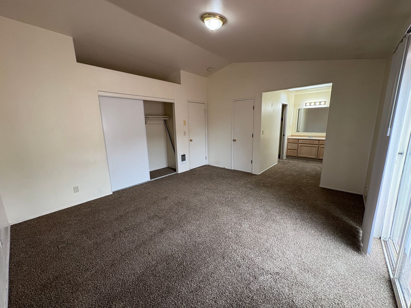 2950 Nikki Ct  Unit A - Bend - Oregon - 3 bed, 2.5 bath rental property