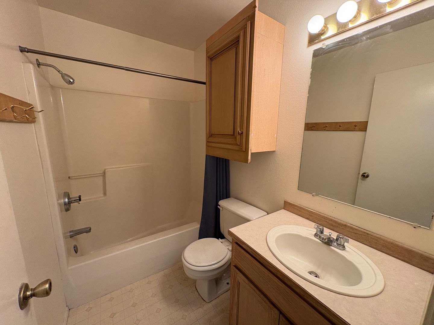 2950 Nikki Ct  Unit A - Bend - Oregon - 3 bed, 2.5 bath rental property