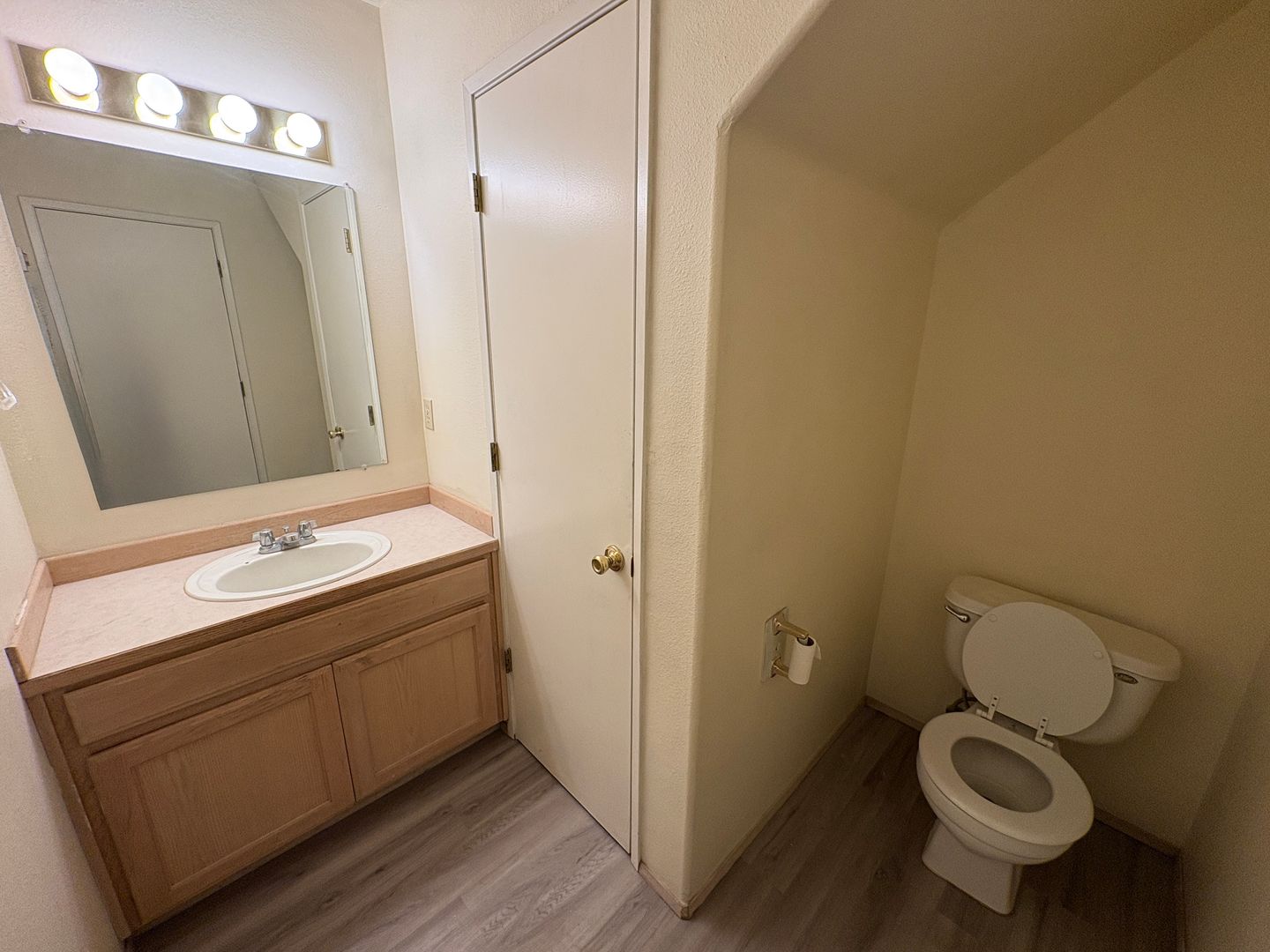 2950 Nikki Ct  Unit A - Bend - Oregon - 3 bed, 2.5 bath rental property