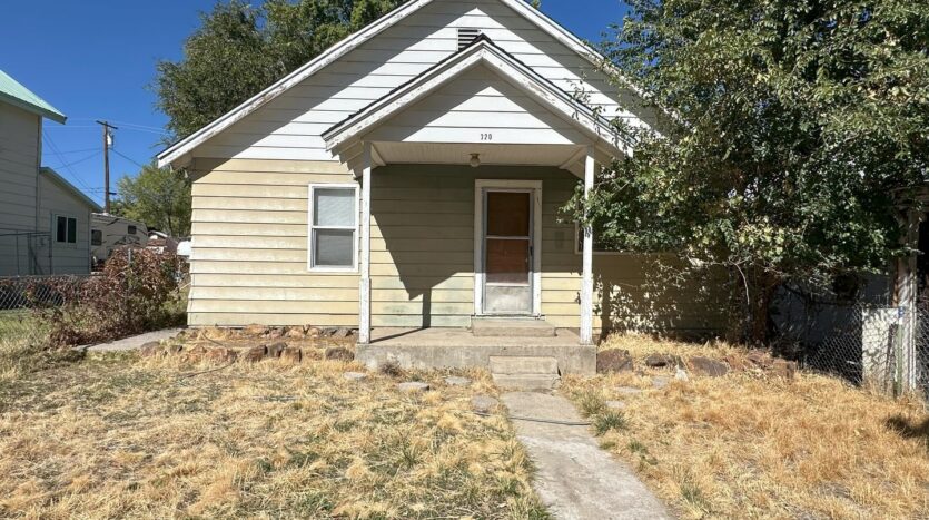 320 Pardee Avenue - Susanville - California - 2 bed, 1 bath rental property