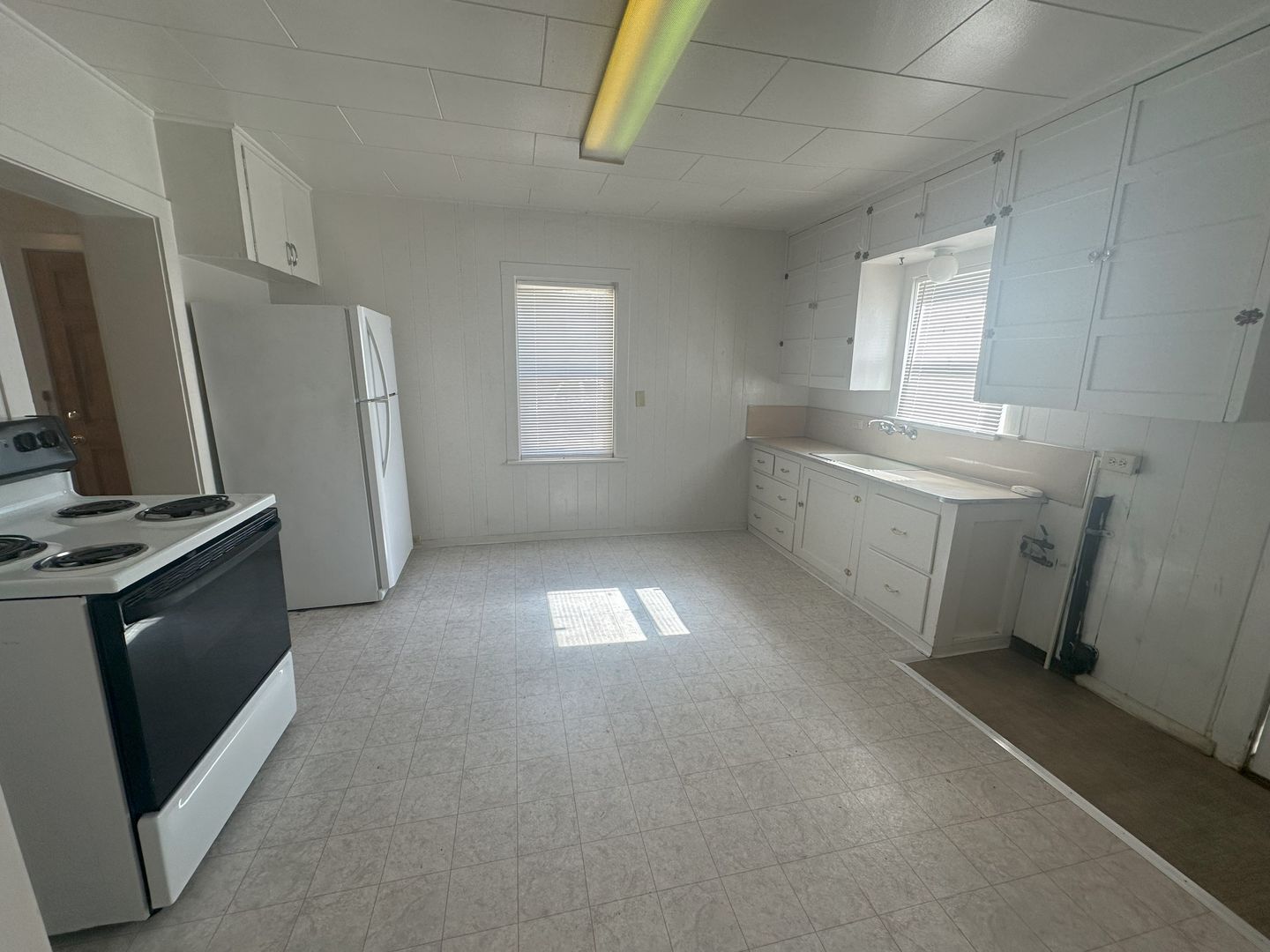 320 Pardee Avenue - Susanville - California - 2 bed, 1 bath rental property