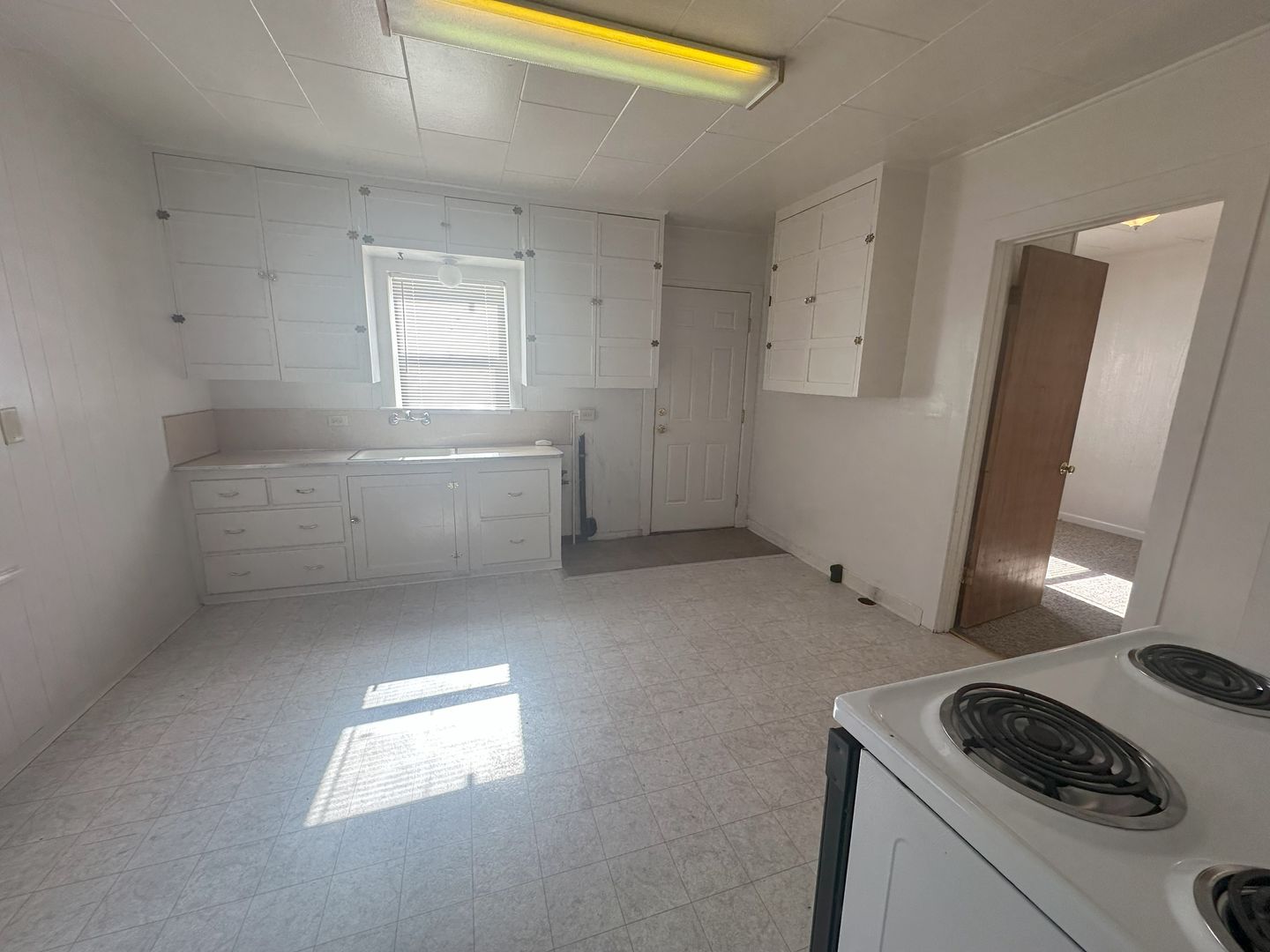 320 Pardee Avenue - Susanville - California - 2 bed, 1 bath rental property