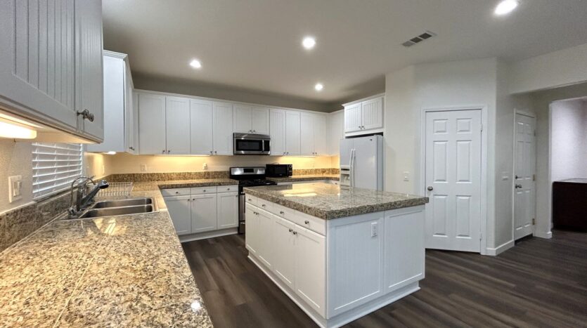 35291 Trevino Trl - Beaumont - California - 5 bed, 2.5 bath rental property