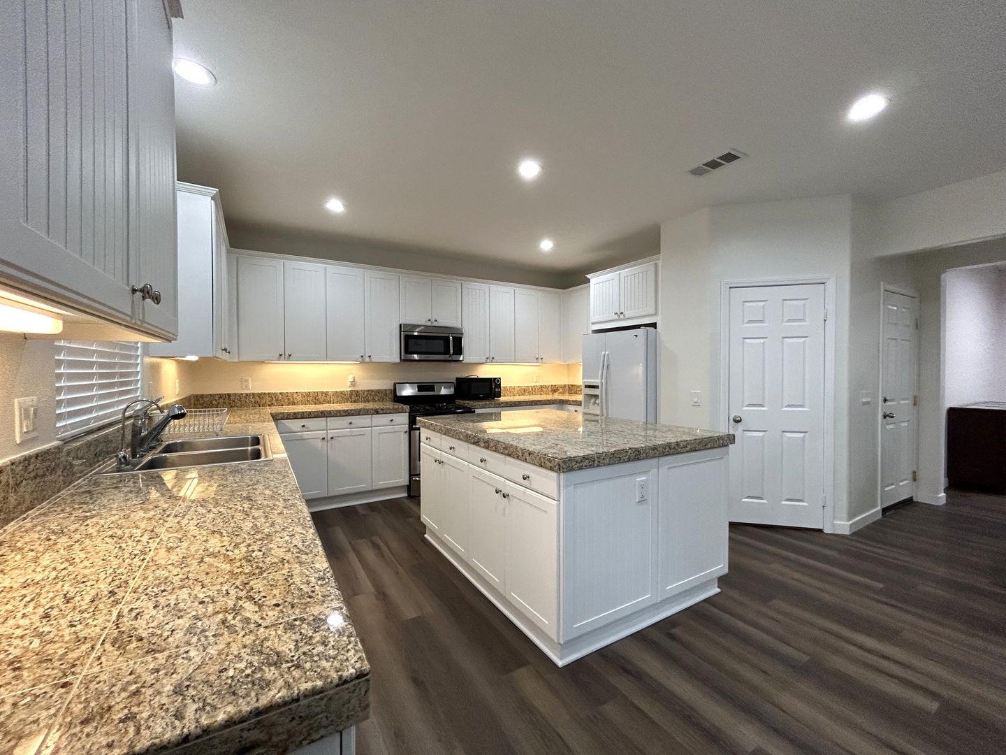 35291 Trevino Trl - Beaumont - California - 5 bed, 2.5 bath rental property