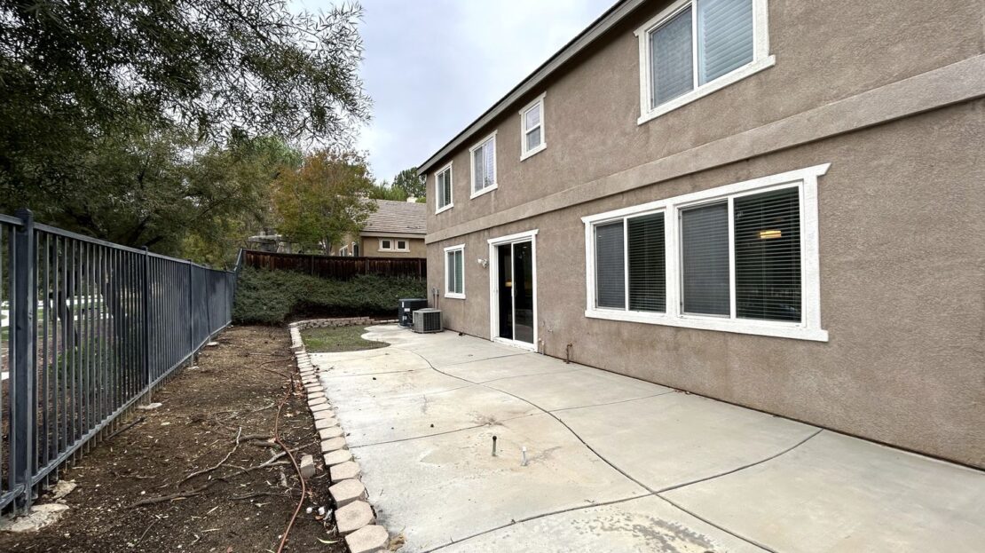 35291 Trevino Trl - Beaumont - California - 5 bed, 2.5 bath rental property