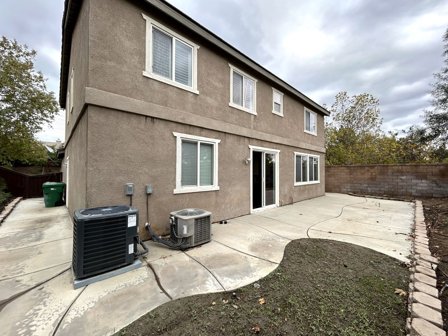 35291 Trevino Trl - Beaumont - California - 5 bed, 2.5 bath rental property