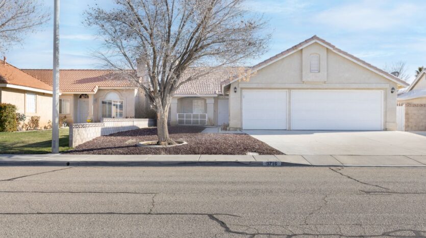 3716 Agave Circle - Lancaster - California - 4 bed, 2 bath rental property